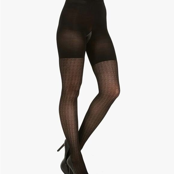 SPANX Assets by Sara Blakely Shaping Tights. Textured Wish Bone. Black. Size 3 - Picture 3 of 9
